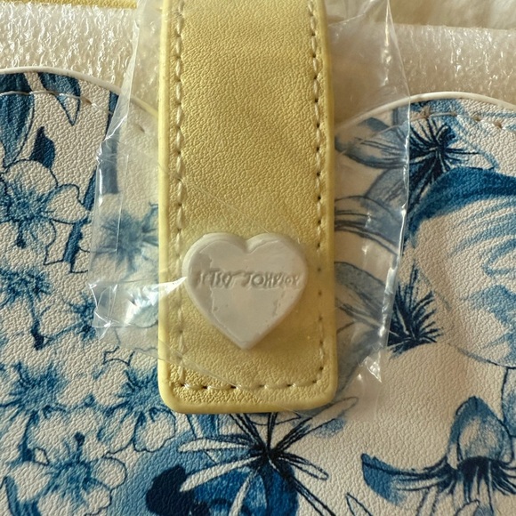 Betsey Johnson NWT STUNNING Blue Floral/Yellow Wallet/Wristlet spring 2025 - Picture 3 of 9